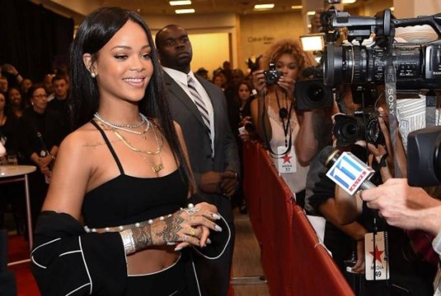 Rihanna alla presentazione del profumo da Macy&#39;s, a  Lenox Square